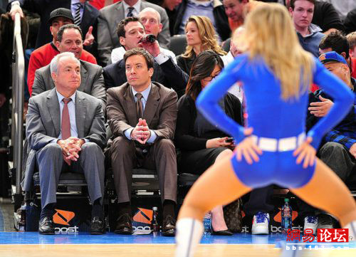 �̻���������ı�Цʱ�� ��Ц��ͼ