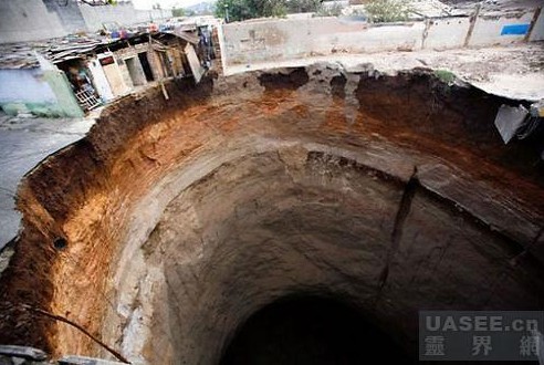 天下上最为奇幻的隐秘天然天体天坑