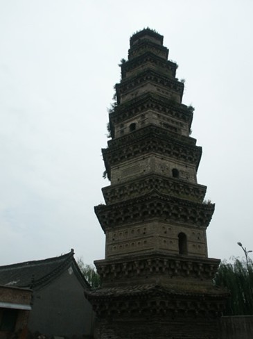 诡异隐秘 千年古塔中响起了唱戏声