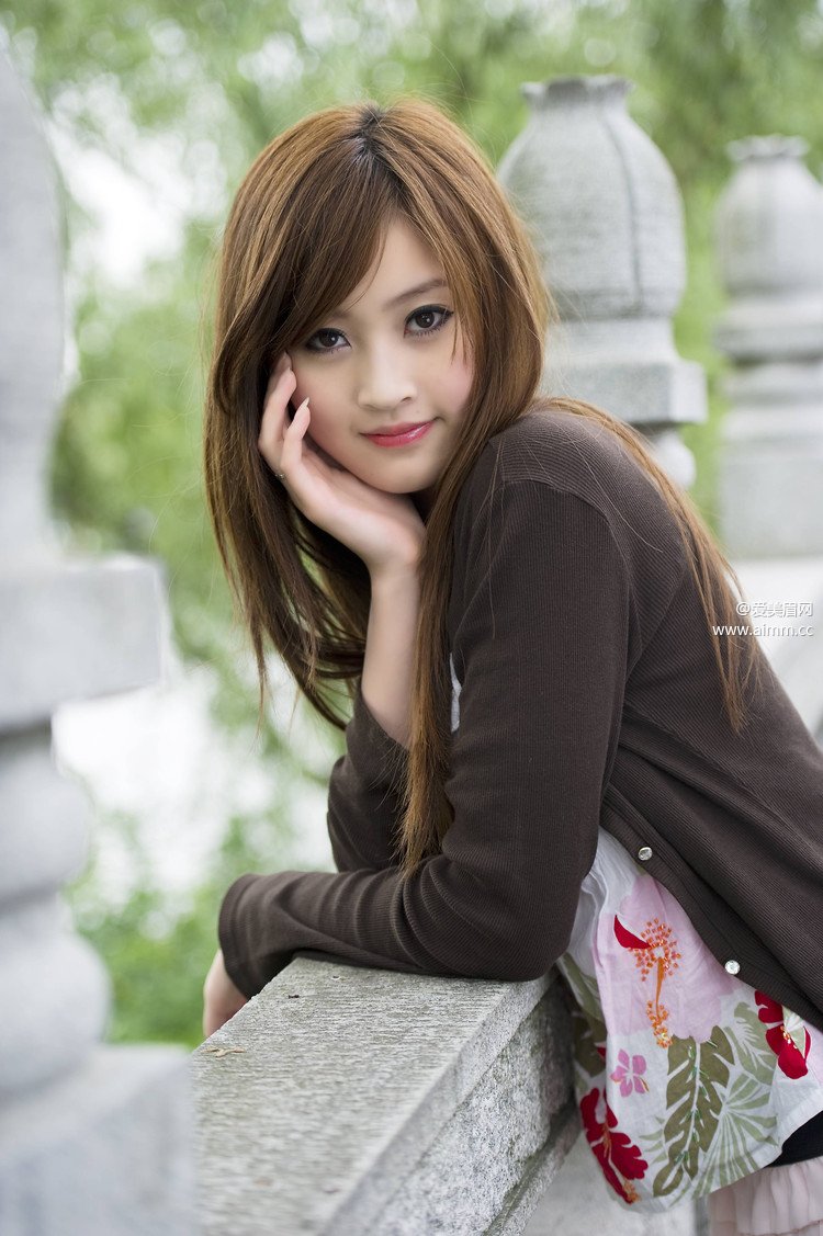 ������üլ�е�����Ů��