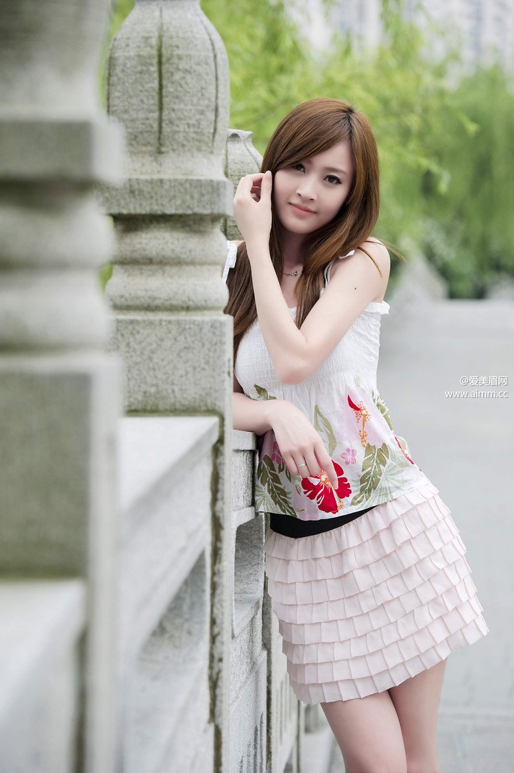 ������üլ�е�����Ů��