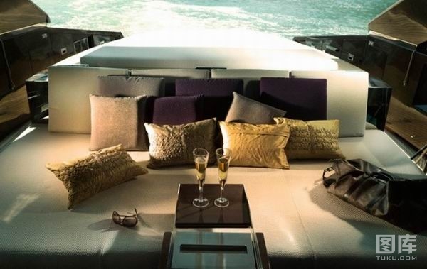 ����������ͧ ���������Hedonist����