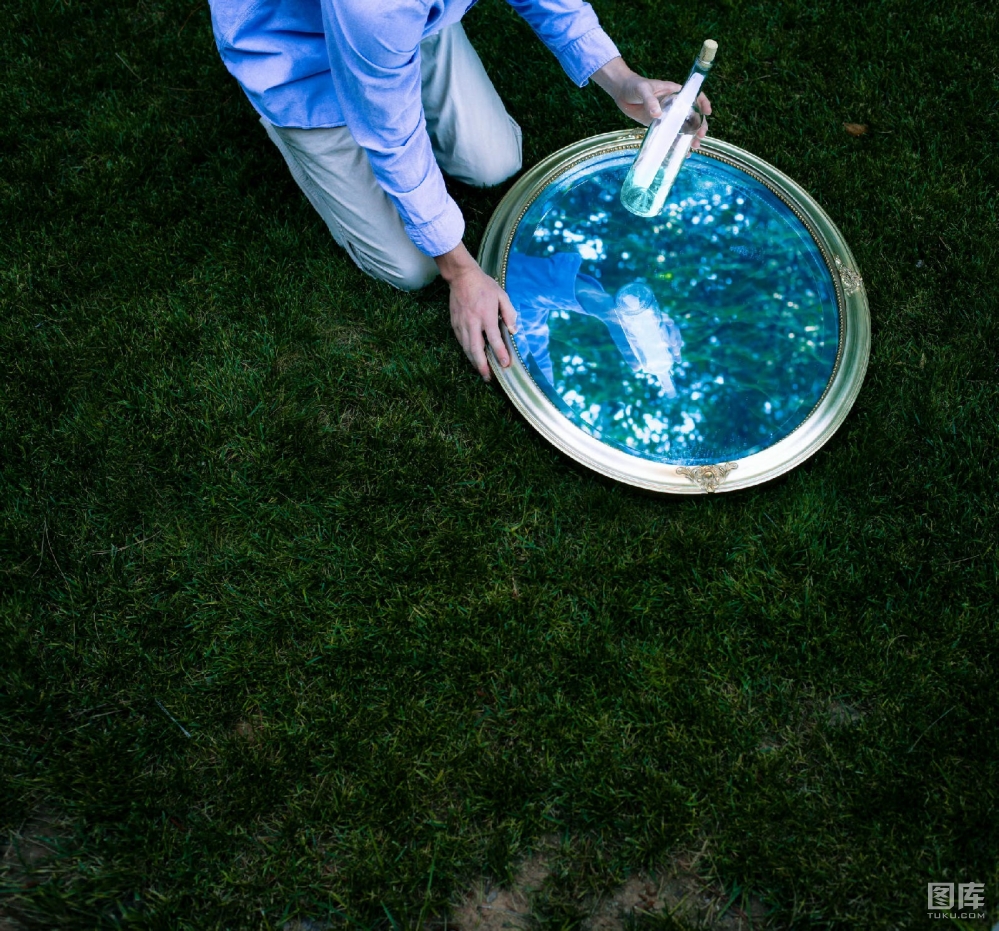 Stephen Criscolo�λ�ɫ���������