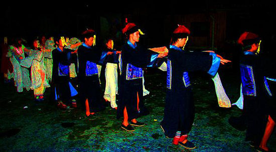 诡异可怕!走进可怕的湘西“赶尸”之谜(组图